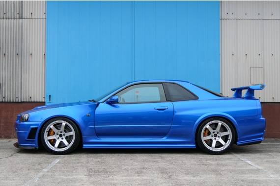 Nissan R-34GT